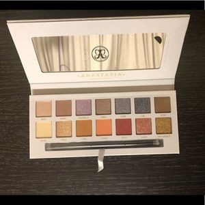 Anastasia Beverly Hills Carli Bybel Palette